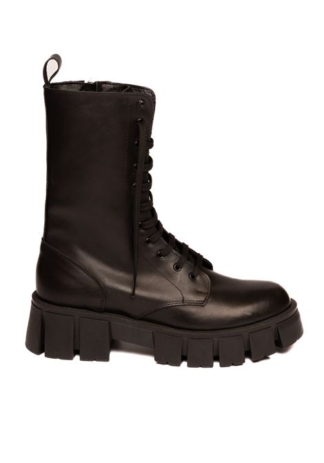 Black leather compact boot GISEL MOIRE | OSLOVIT-NERO